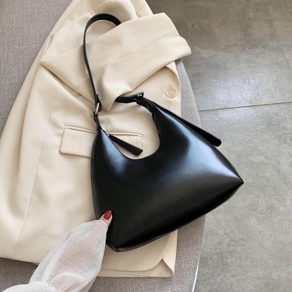 retro handbags women leather shoulder bags for female chain design luxury hand bag travel totes ladies crossbody
retro handbags women leather shoulder bags for female chain design luxury hand bag travel totes ladies crossbody