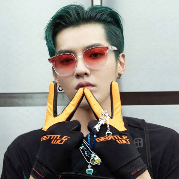 han banchao, ouyang nana, wu yifan, co branded female polarized sunglasses, male small face hip-hop glasses, cool, White;black
han banchao, ouyang nana, wu yifan, co branded female polarized sunglasses, male small face hip-hop glasses, cool, White;black