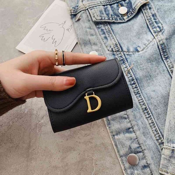 2022 factory wholesale fashion texture women's short wallet korean belt decoration hand multi function change card bag, Red;black
2022 factory wholesale fashion texture women's short wallet korean belt decoration hand multi function change card bag, Red;black