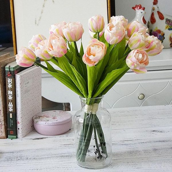 6pcs/bunch french tulips artificial flower for home wedding decoration silk white tulip hand flowers flores new house decor
6pcs/bunch french tulips artificial flower for home wedding decoration silk white tulip hand flowers flores new house decor
