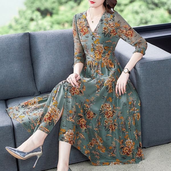 nzyzy silk long women2020 summer dress skirt floral v-neck long skirt 5 s loose and gentle wind dre new ac55q, Black;gray
nzyzy silk long women2020 summer dress skirt floral v-neck long skirt 5 s loose and gentle wind dre new ac55q, Black;gray