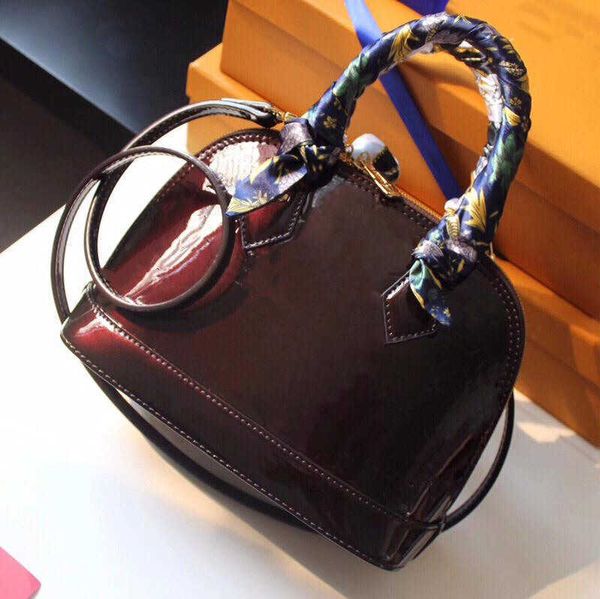 luxury designer crossbody bag 2022 womens shell bag brown brand genuine leather fashion flap messenger handbags purses small shoulder
luxury designer crossbody bag 2022 womens shell bag brown brand genuine leather fashion flap messenger handbags purses small shoulder