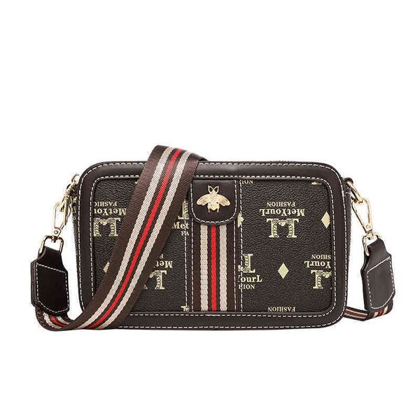 2022 latest handbag factory store bag female star same wide shoulder strap single shoulder women's bag old flower little bag, Black;red
2022 latest handbag factory store bag female star same wide shoulder strap single shoulder women's bag old flower little bag, Black;red