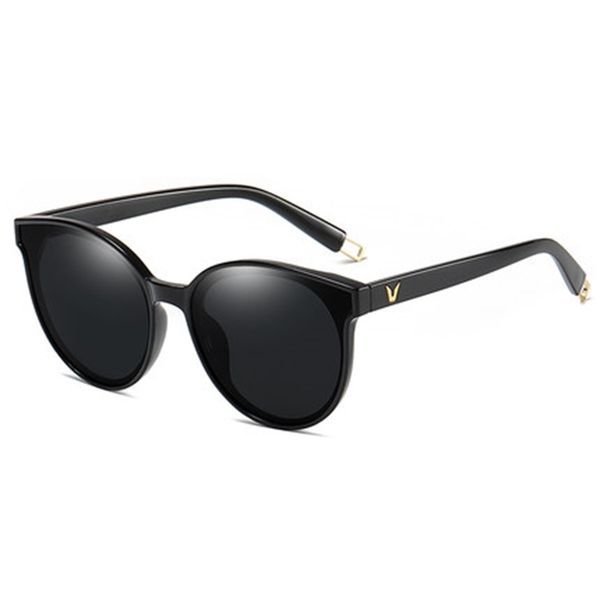 2020 new gm sunglasses, male and stars, the same type of glasses, korean version, chaowanghongjie, female anti ultraviolet, White;black
2020 new gm sunglasses, male and stars, the same type of glasses, korean version, chaowanghongjie, female anti ultraviolet, White;black