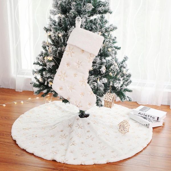 christmas decorations 90cm/122cm white tree skirt high-grade plush sequins embroidered ornamentation for home year xmas decor1
christmas decorations 90cm/122cm white tree skirt high-grade plush sequins embroidered ornamentation for home year xmas decor1