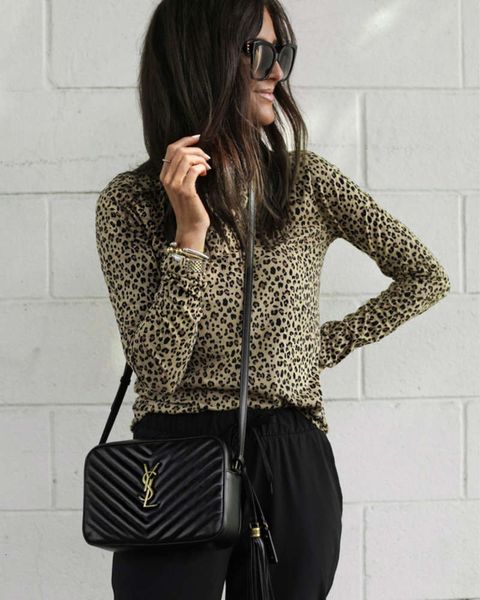 new half pullover long sve high collar panther dot print knitted bottom coat in autumn and winter of 2019, Black;gray
new half pullover long sve high collar panther dot print knitted bottom coat in autumn and winter of 2019, Black;gray