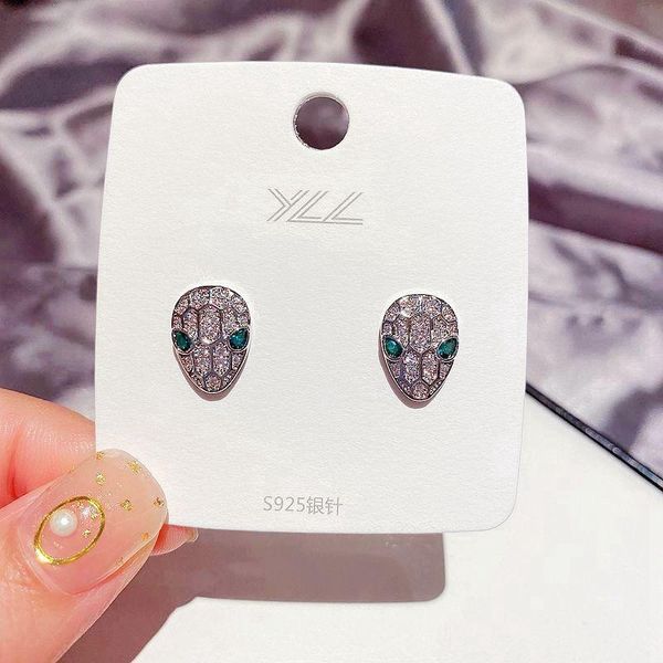 migga 2020 design snake earrings micro paved cubic zirconia stud earrings for women party gift jewelry, Golden;silver
migga 2020 design snake earrings micro paved cubic zirconia stud earrings for women party gift jewelry, Golden;silver
