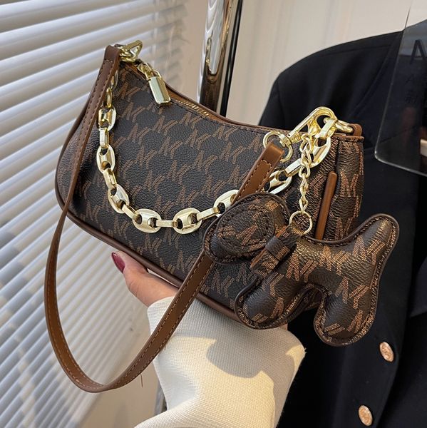 wholesale ladies leathers bags street personality letters printed underarm bag elegant atmosphere contrast leather handbag popular cartoon b
wholesale ladies leathers bags street personality letters printed underarm bag elegant atmosphere contrast leather handbag popular cartoon b