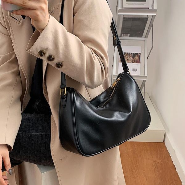 simple solid color textured shoulder bag 2020 autumn and winter new fashion high-end women's designer shoulder messenger bag
simple solid color textured shoulder bag 2020 autumn and winter new fashion high-end women's designer shoulder messenger bag