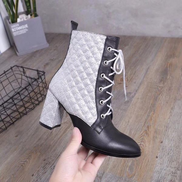 2020 autumn and winter round toe gingham women shoes high heel lace up genuine leather short boots, Black
2020 autumn and winter round toe gingham women shoes high heel lace up genuine leather short boots, Black