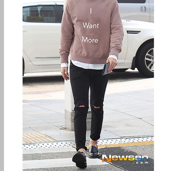 knee hole slim fit jeans men's black large size stretch long pants edge pencil pants harajuku style ripped jeans black, Blue
knee hole slim fit jeans men's black large size stretch long pants edge pencil pants harajuku style ripped jeans black, Blue