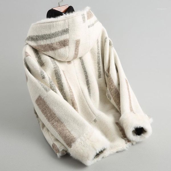 2020 new thick coats hooded natural lamb fur liner warm winter coat women fashion women's fur coat 38603 wyq37461, Black
2020 new thick coats hooded natural lamb fur liner warm winter coat women fashion women's fur coat 38603 wyq37461, Black