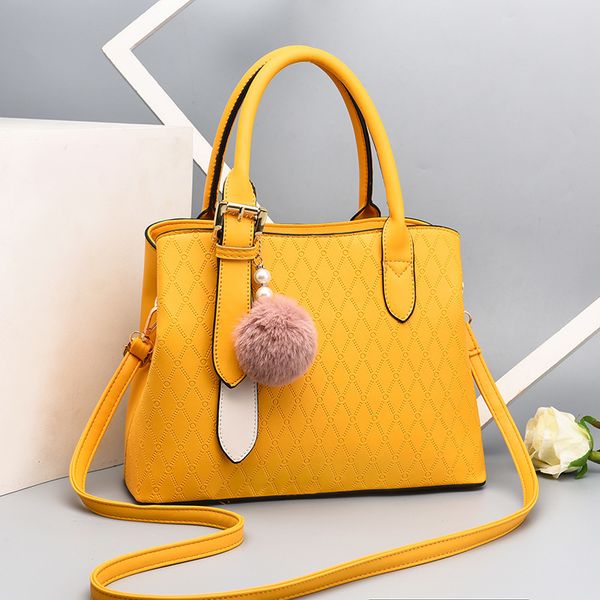 2021 the new high-capacity ladies trend shoulder fashion temperament relief solid new female messenger bags 3hey, Black;red
2021 the new high-capacity ladies trend shoulder fashion temperament relief solid new female messenger bags 3hey, Black;red