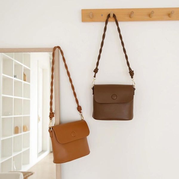 cross body women's bag bucket ladies small handbags pu leather female shoulder crossbody two straps fried dough twist
cross body women's bag bucket ladies small handbags pu leather female shoulder crossbody two straps fried dough twist