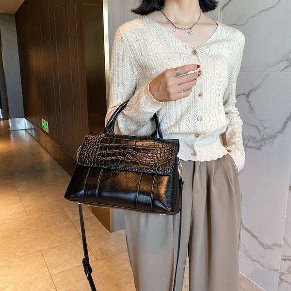 fashion alligator women handbags designer shoulder bag luxury pu leather crossbody messenger bag lady big flap purses large tote c1016
fashion alligator women handbags designer shoulder bag luxury pu leather crossbody messenger bag lady big flap purses large tote c1016