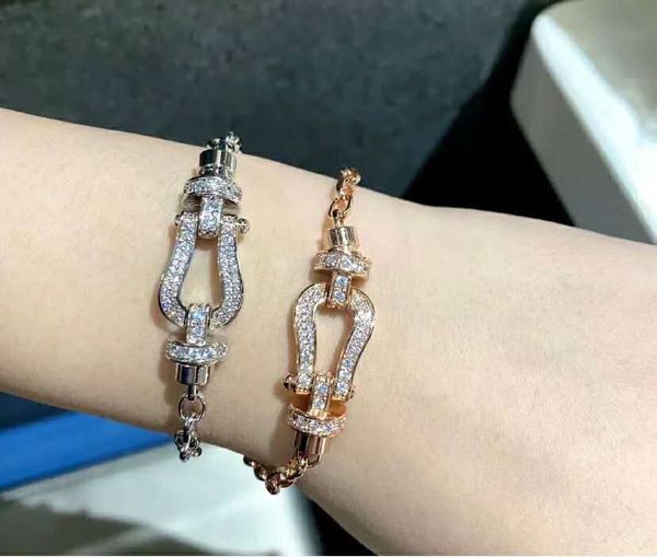 v gold horseshoe clasp bracelet size clasp new network red fashion blogger with the same style bracelet bracelet thnng, Golden;silver
v gold horseshoe clasp bracelet size clasp new network red fashion blogger with the same style bracelet bracelet thnng, Golden;silver