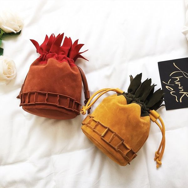 2019 new fashion frosted personalized fruit pineapple messenger fruit bucket bag women's fashionable creative contrast color chain buck
2019 new fashion frosted personalized fruit pineapple messenger fruit bucket bag women's fashionable creative contrast color chain buck