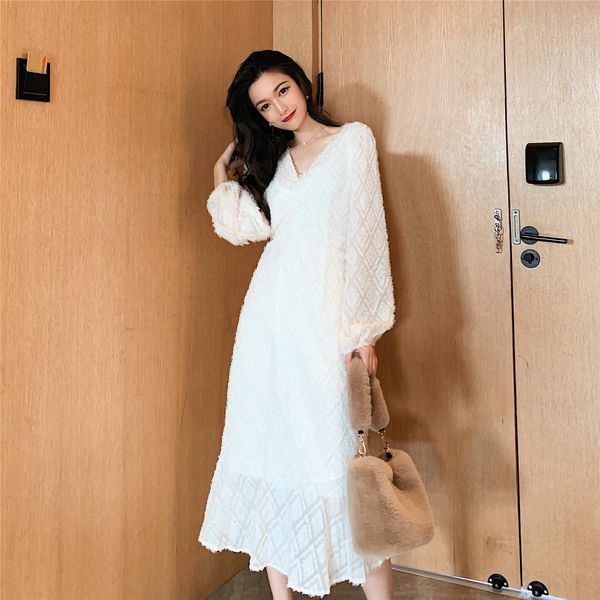 autumn new korean fashion v-neck up pleated tassels slim dress lace lace laceruffle large skirt shows thin dress women qjuea, Black;gray
autumn new korean fashion v-neck up pleated tassels slim dress lace lace laceruffle large skirt shows thin dress women qjuea, Black;gray