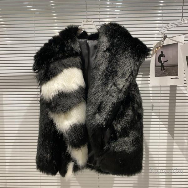 fashion fur coat women 2020 winter new faux fur black and white color matching large collar thickened warm cotton coat lady1
fashion fur coat women 2020 winter new faux fur black and white color matching large collar thickened warm cotton coat lady1