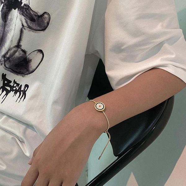 New Trendy Vintage Korea Japan Enamel Daisy Flower Bracelet Elegant Adjustable Rope Chain Bracelet for Women Jewerly, Golden;silver
New Trendy Vintage Korea Japan Enamel Daisy Flower Bracelet Elegant Adjustable Rope Chain Bracelet for Women Jewerly, Golden;silver