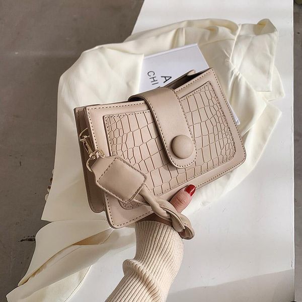 cross body fashion shoulder bag stone pattern lady messenger woven handbag light and simple daily mobile phone
cross body fashion shoulder bag stone pattern lady messenger woven handbag light and simple daily mobile phone
