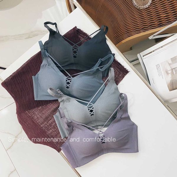 cross glossy seamless underwear women's small chest without steel ring gathered on the collection breast anti sagging bra, Red;black
cross glossy seamless underwear women's small chest without steel ring gathered on the collection breast anti sagging bra, Red;black
