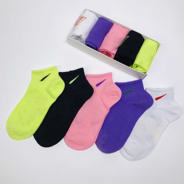 men women socks for sports fashion spring autumn mens socks with letter mens womens athletic socks 5 pairs in one box, Black
men women socks for sports fashion spring autumn mens socks with letter mens womens athletic socks 5 pairs in one box, Black