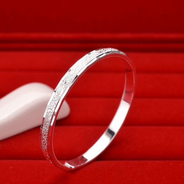 new style sand faced car flower silver plated copper bracelet female auspicious bracelet, Slivery;golden
new style sand faced car flower silver plated copper bracelet female auspicious bracelet, Slivery;golden