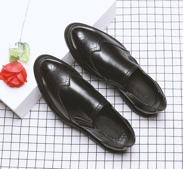 carved brogue men's dress shoes summer flats loafers pointed toes soft sole breathable black slip on smart casual shoes
carved brogue men's dress shoes summer flats loafers pointed toes soft sole breathable black slip on smart casual shoes