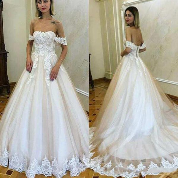 custom made off shoulder lace wedding dresses 2021 with appliques court train tulle lace up back a line wedding dresses, White
custom made off shoulder lace wedding dresses 2021 with appliques court train tulle lace up back a line wedding dresses, White