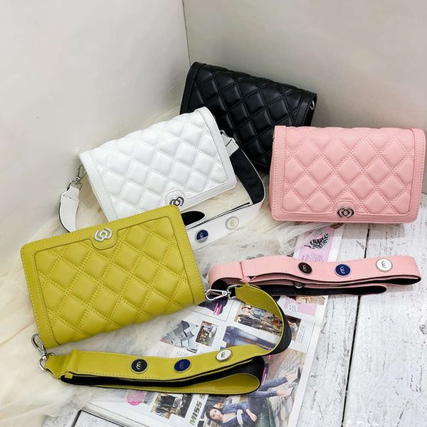 luxurys designers factory small 2021 summer new fashion lingge button broadband messenger bag female guangzhou
luxurys designers factory small 2021 summer new fashion lingge button broadband messenger bag female guangzhou