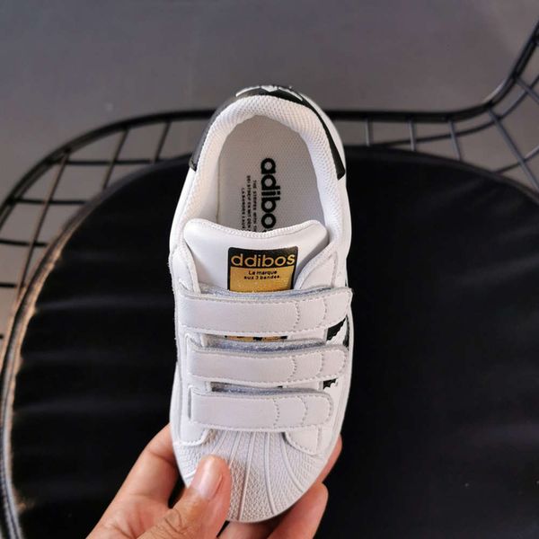 girls' board autumn 2020 new korean boys' fashion leather velcro children's casual sho, Black;red
girls' board autumn 2020 new korean boys' fashion leather velcro children's casual sho, Black;red