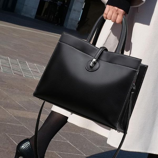 shoulder bags 100% real leather handbags 2021 fashion portable large capacity tote simple messenger bag purses and
shoulder bags 100% real leather handbags 2021 fashion portable large capacity tote simple messenger bag purses and