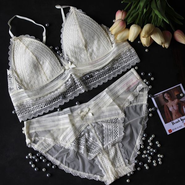 wire thin bra underwear women set lingerie feminina triangle cup lingeries women's intimates padded panties, Red;black
wire thin bra underwear women set lingerie feminina triangle cup lingeries women's intimates padded panties, Red;black