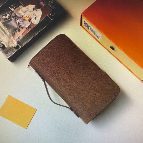 wholesale zippy xl women wallet men long wallets zipper with belt handle leather passport clutch purse credit card holders 61506 n41503, Red;black
wholesale zippy xl women wallet men long wallets zipper with belt handle leather passport clutch purse credit card holders 61506 n41503, Red;black