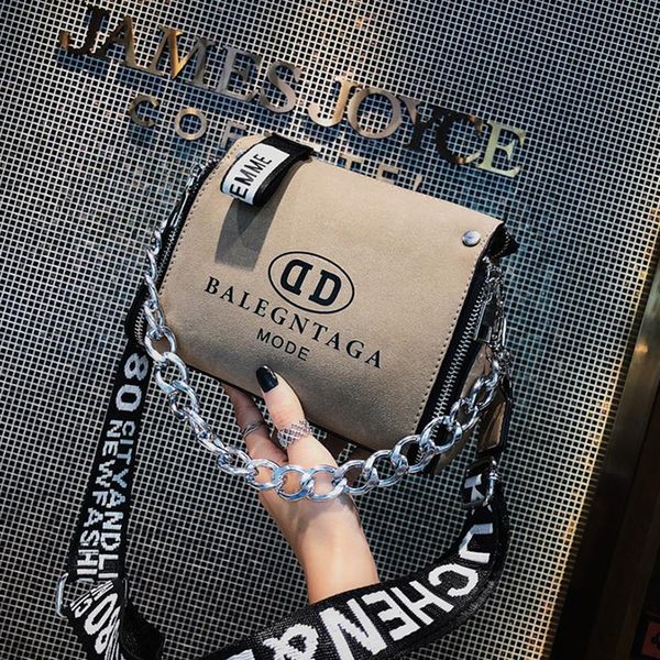 scrub leather messenger bag 2020 new fashion women handbags letter wide strap chains design bucket shoulder bag bolsa feminina
scrub leather messenger bag 2020 new fashion women handbags letter wide strap chains design bucket shoulder bag bolsa feminina