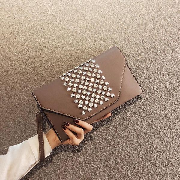 evening bags 2021 women's shoulder bag korean version of the simple ladies clutch bag1
evening bags 2021 women's shoulder bag korean version of the simple ladies clutch bag1