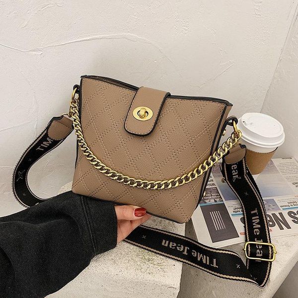 bucket women's bag 2020 winter new solid-color one-shoulder sloping bag handbags
bucket women's bag 2020 winter new solid-color one-shoulder sloping bag handbags