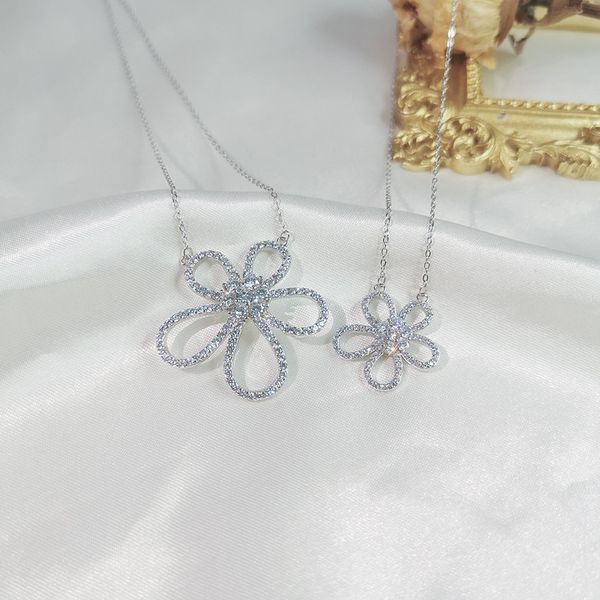 fashion s925 sterling silver sunflower necklace female temperament light luxury diamond five petal flower pendant camellia live silver neckl
fashion s925 sterling silver sunflower necklace female temperament light luxury diamond five petal flower pendant camellia live silver neckl