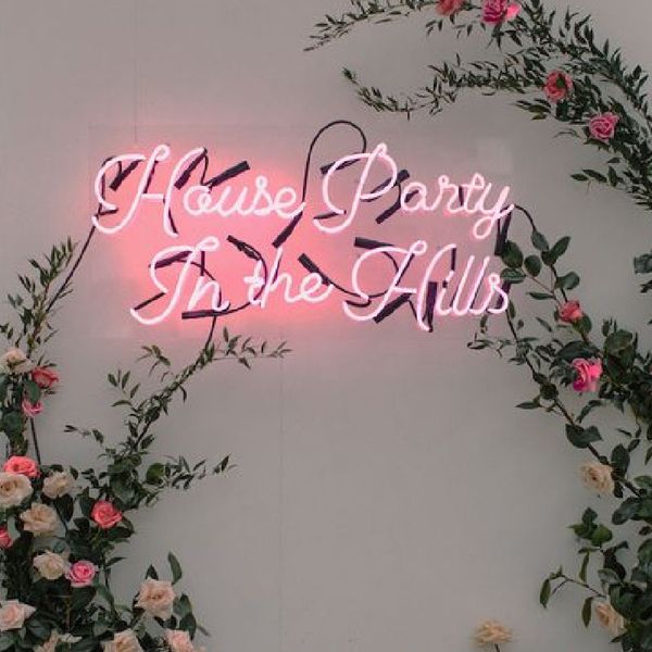 neon sign for house party in the hills called love glass tubes lamp windows light advertise custom logo handmade art light 
neon sign for house party in the hills called love glass tubes lamp windows light advertise custom logo handmade art light