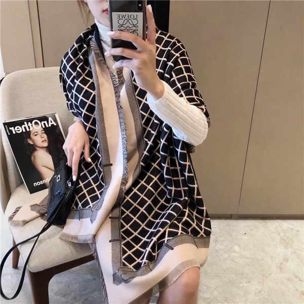 2020 women scarf autumn and winter brand scarves timeless classic super long shawl soft women scarves, Blue;gray
2020 women scarf autumn and winter brand scarves timeless classic super long shawl soft women scarves, Blue;gray