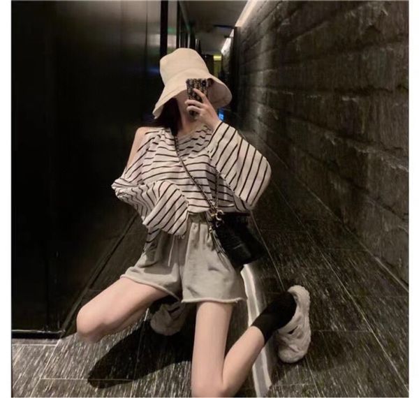 with wide shoulders and short sleeves for women's fall with wide shoulders and short sleeves t-shirt t-shirt for women's fall oy3n, Gray
