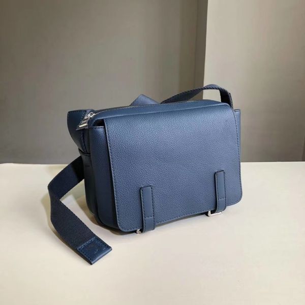 designer luxury european american style mens flip messenger bag lychee pattern cowhide messenger bag
designer luxury european american style mens flip messenger bag lychee pattern cowhide messenger bag