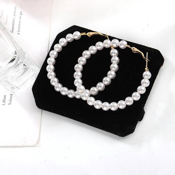 2020 earings earrings para as mulheres mujer oreja temperament personality pearl exaggerated circle earring fairy hoop sale, Golden;silver
2020 earings earrings para as mulheres mujer oreja temperament personality pearl exaggerated circle earring fairy hoop sale, Golden;silver