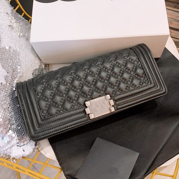 new fashion style womens leather handbag boy series bag luxurys designers bags portable handle handbag ing
new fashion style womens leather handbag boy series bag luxurys designers bags portable handle handbag ing
