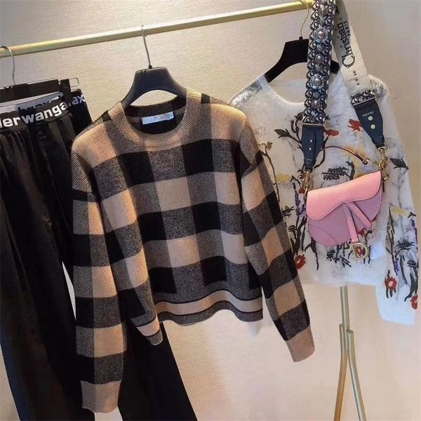 2020 high-end luxury classic women's sweater plaid round neck letter jacquard high-end brand design women's lj201125, White;black
2020 high-end luxury classic women's sweater plaid round neck letter jacquard high-end brand design women's lj201125, White;black