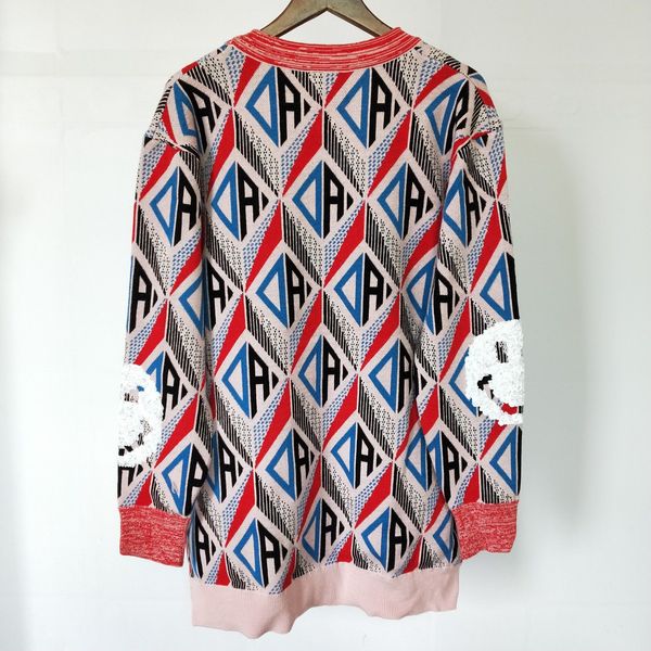 1112 2020 autumn brand same style regular long sleeve v neck plaid sweate women clothes qian, White;black
1112 2020 autumn brand same style regular long sleeve v neck plaid sweate women clothes qian, White;black