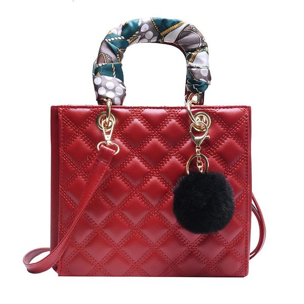 brand quilted small tote hand bags for women 2020 crossbody bags ladies new quality fur diamond lattice luxury shoulder bag sac
brand quilted small tote hand bags for women 2020 crossbody bags ladies new quality fur diamond lattice luxury shoulder bag sac