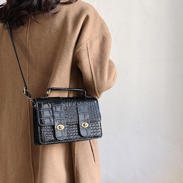 shoulder bags textured women's small bag 2021 portable square all-match patent leather trendy fashion single messenger
shoulder bags textured women's small bag 2021 portable square all-match patent leather trendy fashion single messenger