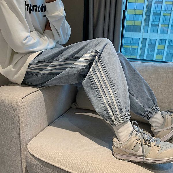 intfeday street sports new spring casual pants men's fashionable and cool color matching corset jeans, Blue
intfeday street sports new spring casual pants men's fashionable and cool color matching corset jeans, Blue